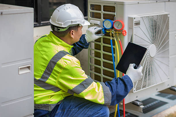Professional Hvac technician working in Greenwich, OH